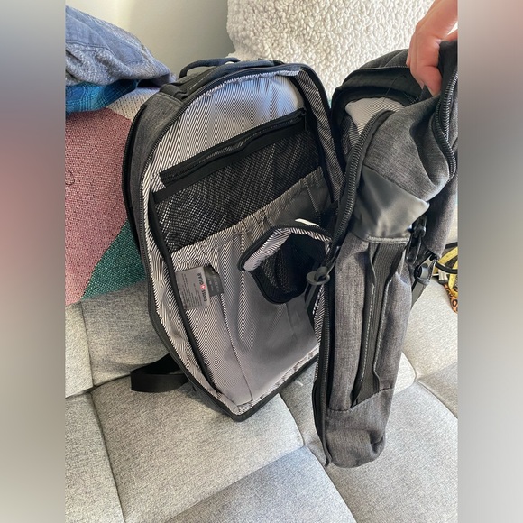 SwissGear Hybrid Travel Laptop Backpack, Heather Grey, 18-Inch - Picture 11 of 16